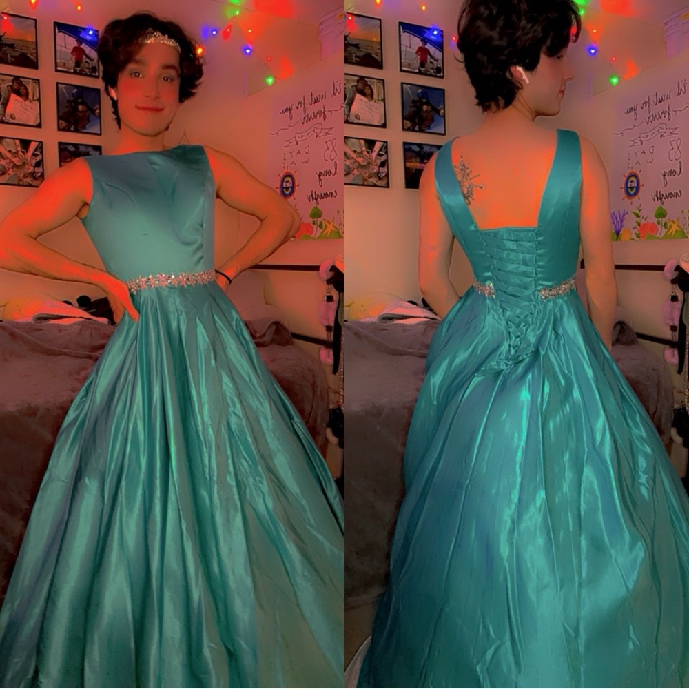 Elegant Teal Evening Gown